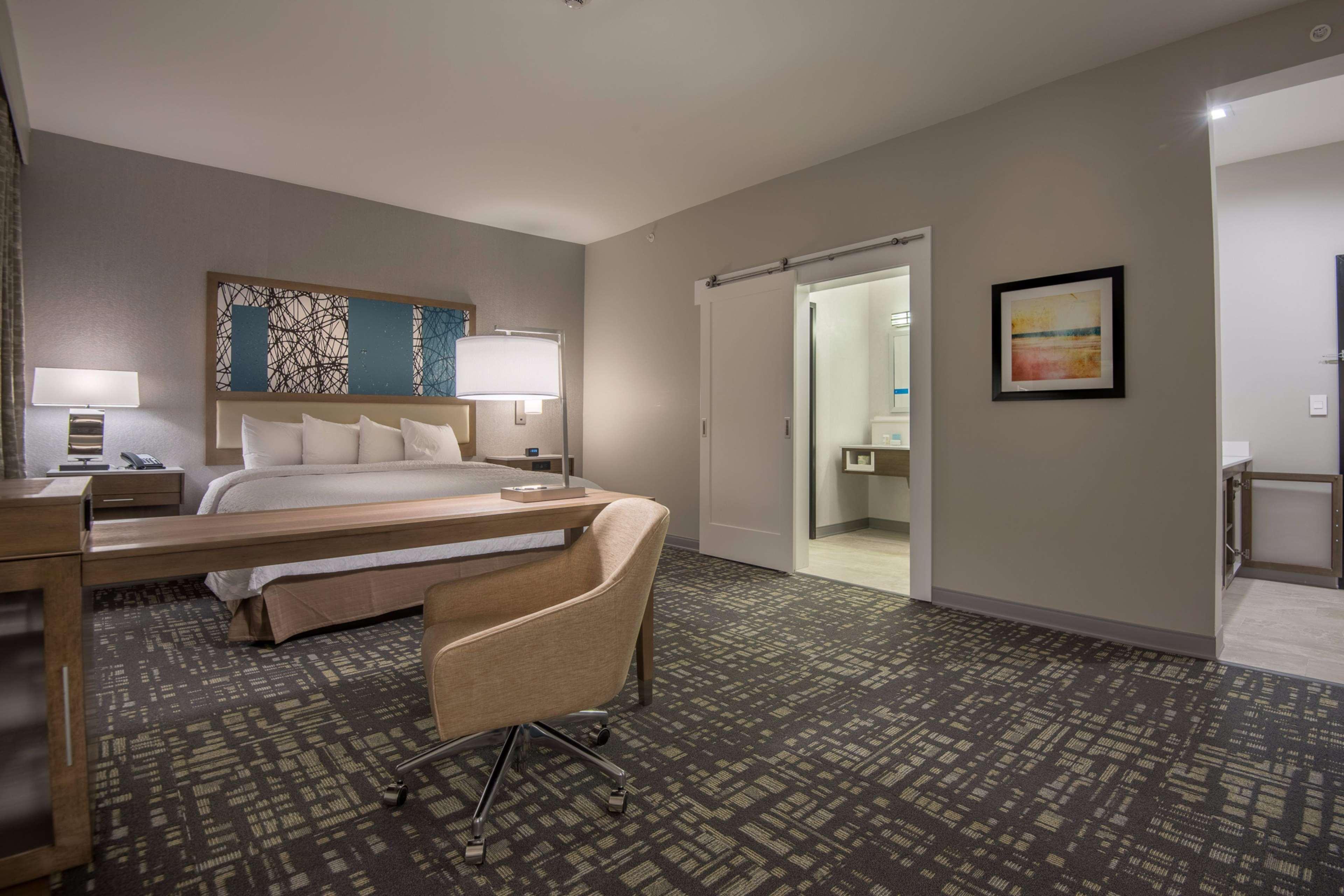 Hampton Inn & Suites Dallas-The Colony Ngoại thất bức ảnh