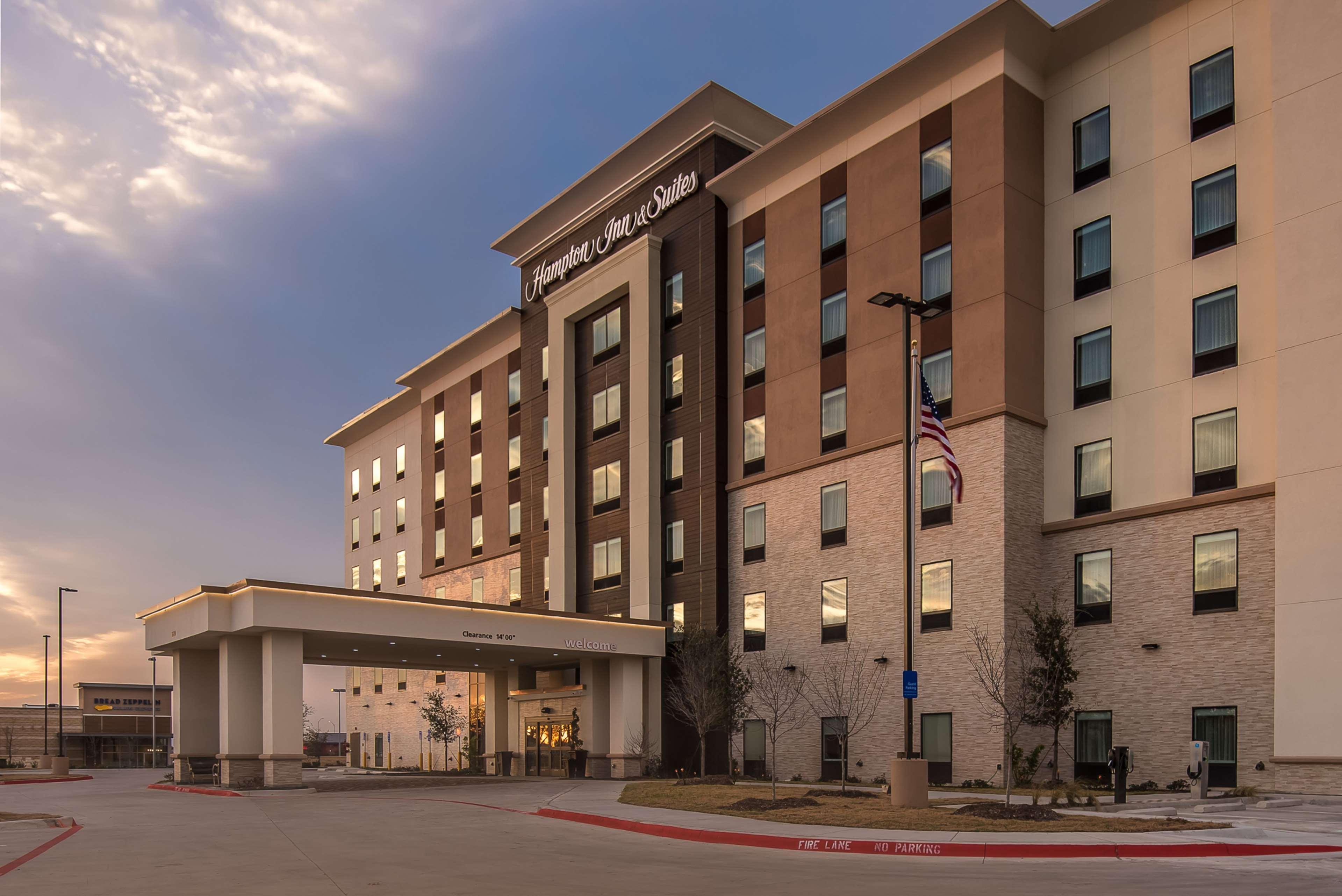 Hampton Inn & Suites Dallas-The Colony Ngoại thất bức ảnh
